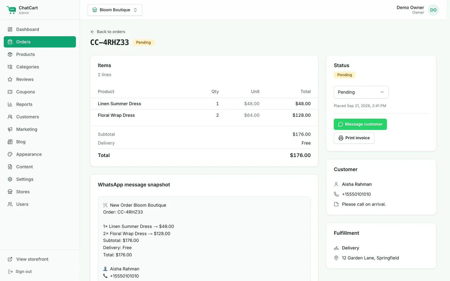 One order: items, totals, customer details, the status buttons and the WhatsApp message that was sent.